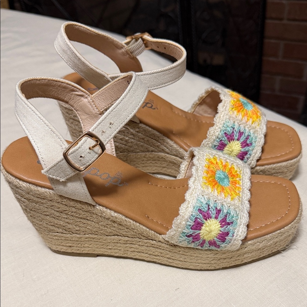 Jellypop Cream Wedge Sandals with Multicolor Crochet Accent, Size 6.5. NWOT